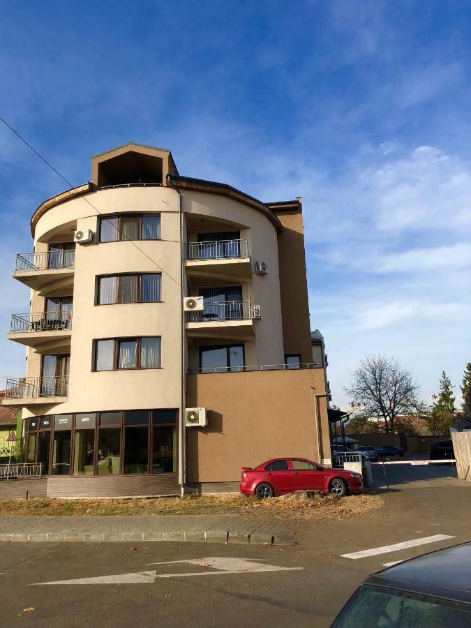 Central Apartments Târgu-Mureş Екстериор снимка