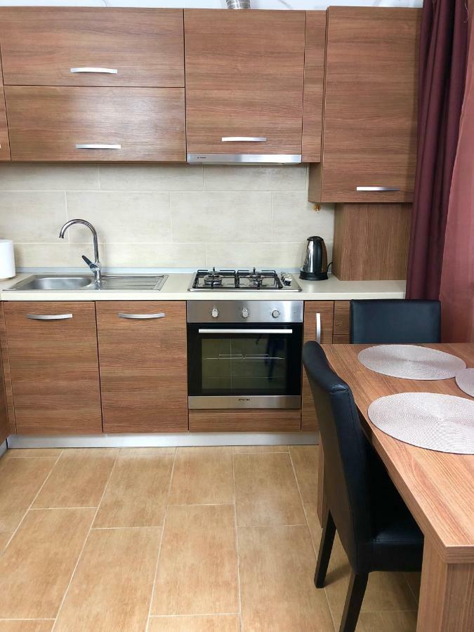 Central Apartments Târgu-Mureş Екстериор снимка